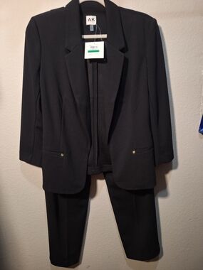 Anne Klein Black Buisness Pantsuit Set 2 Piece Blazer & Pants NWT 12 Petite PL